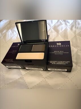 Urban Decay Brow Compact with Light Beige Wax and Deep Brown / Black out Powders